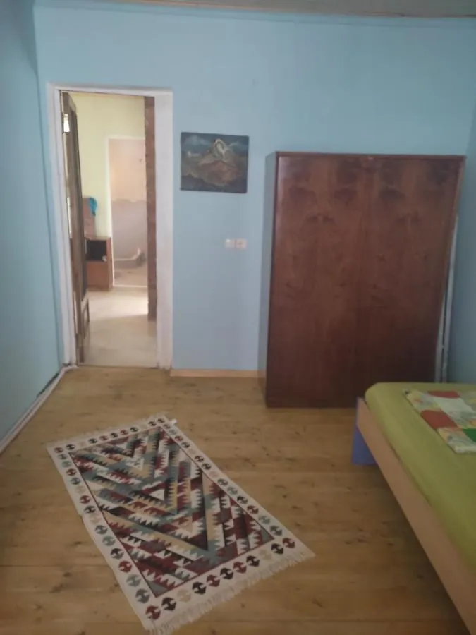 Гамцемлидзе 10 Apartment
